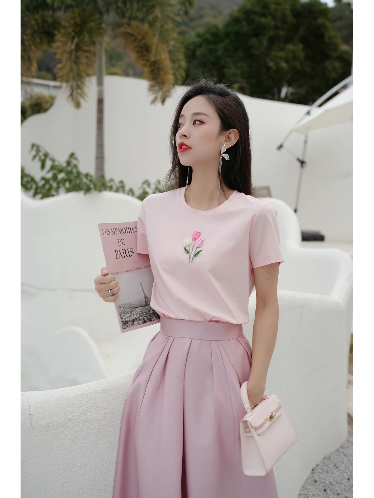 

Женский топ из тяжелой ткани с ручной вышивкой тюльпанов, имитирующий шерсть и хлопок, с круглым вырезом и коротким рукавом, в художественном стиле