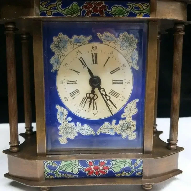 Pure copper old-fashioned enamel color cloisonne seat clock mechanical watch manual clockwork collection weighs 786 grams