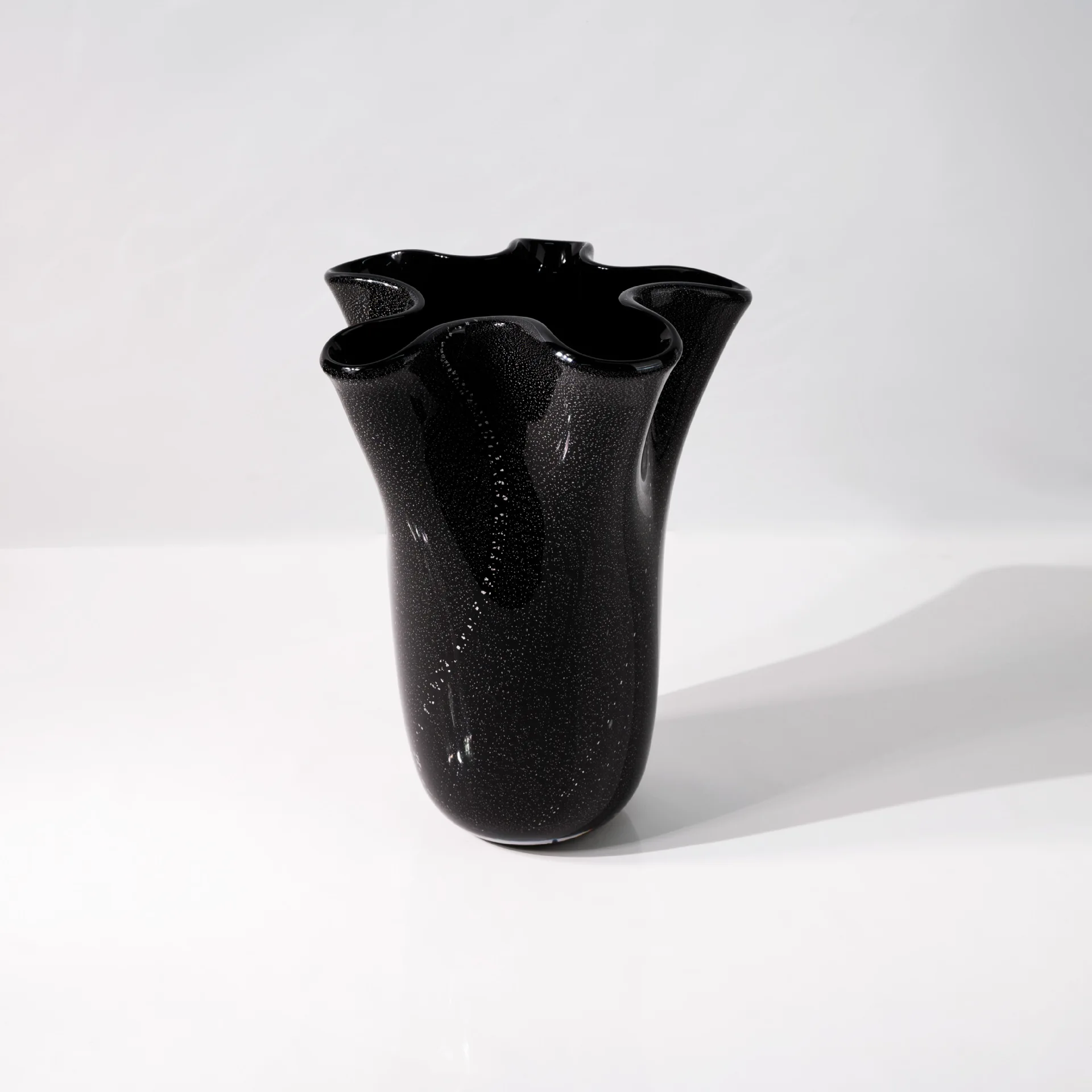 Medieval simple light luxury silver foil petal mouth Baicai glazed vase hotel clubhouse soft floral decoration ornament
