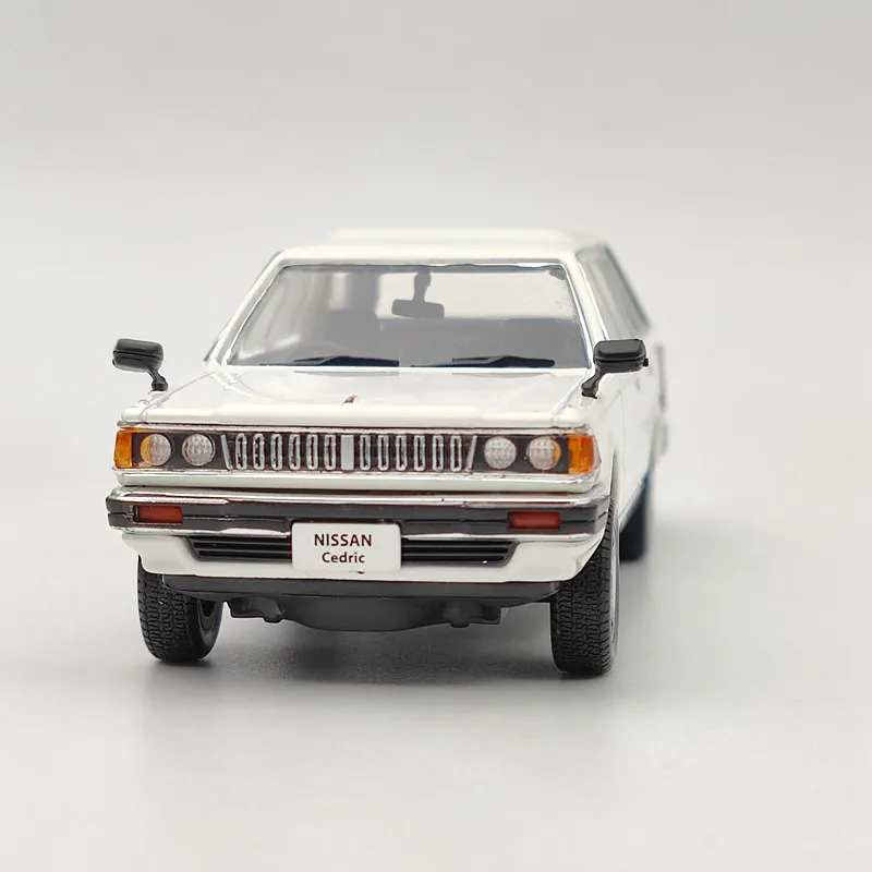 Norev 1/43 N~SAN CEDRIC VAN Deluxe 1995 - white Diecast Models Car Collection