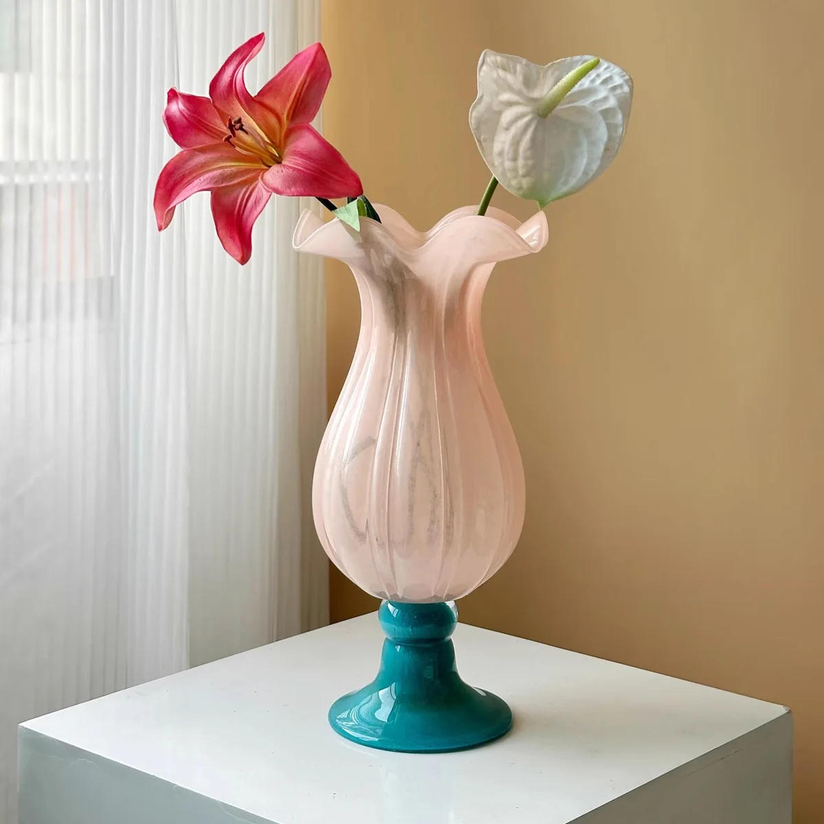 Vase Light Luxury Senior Feeling Living Room Decoration French Middle Ancient Tall Glass Vase Ornaments Exquisite Creativity