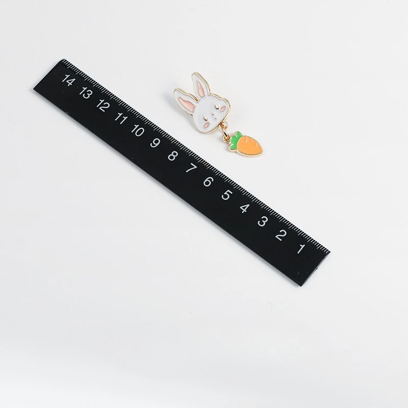 Cartoon Rabbit Carrot Design Brooch Cute Casual Business Commute Gift Metal Badge Pin DIY Clothing Bags Hat T-shirt Decoration