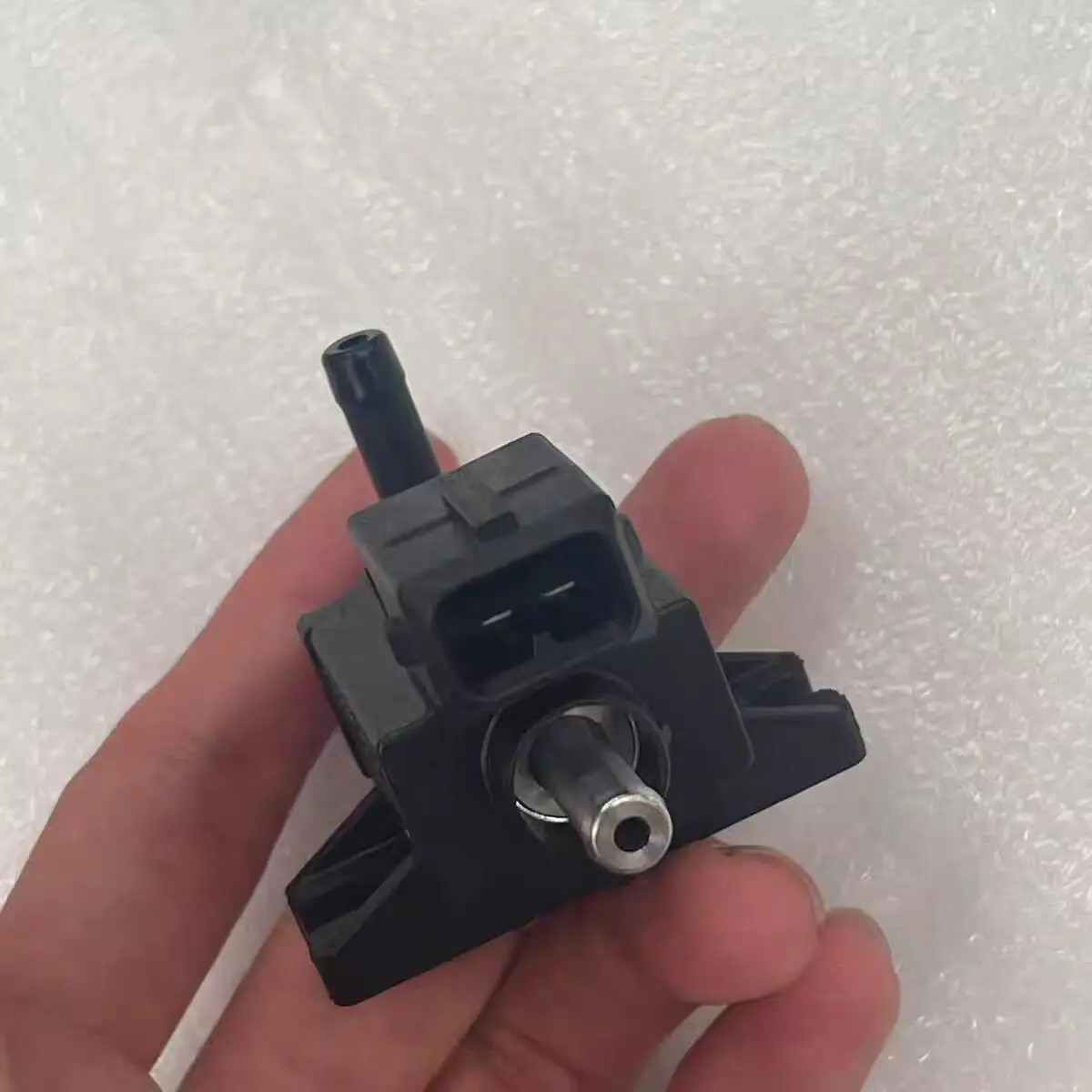 

Автозапчасти, высококачественный электромагнитный клапан управления давлением турбонаддува для Dongfeng Aeolus Yixuan AX3/AX4/AX5/A60/AX7/GS