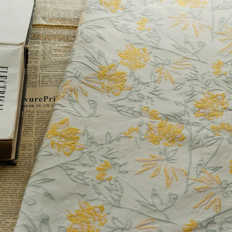 French Color Woven Jacquard Fabric 2024 New Plant Polyester Jacquard Fabric Luggage Women\'s Clothing Floral Fabric Wholesale