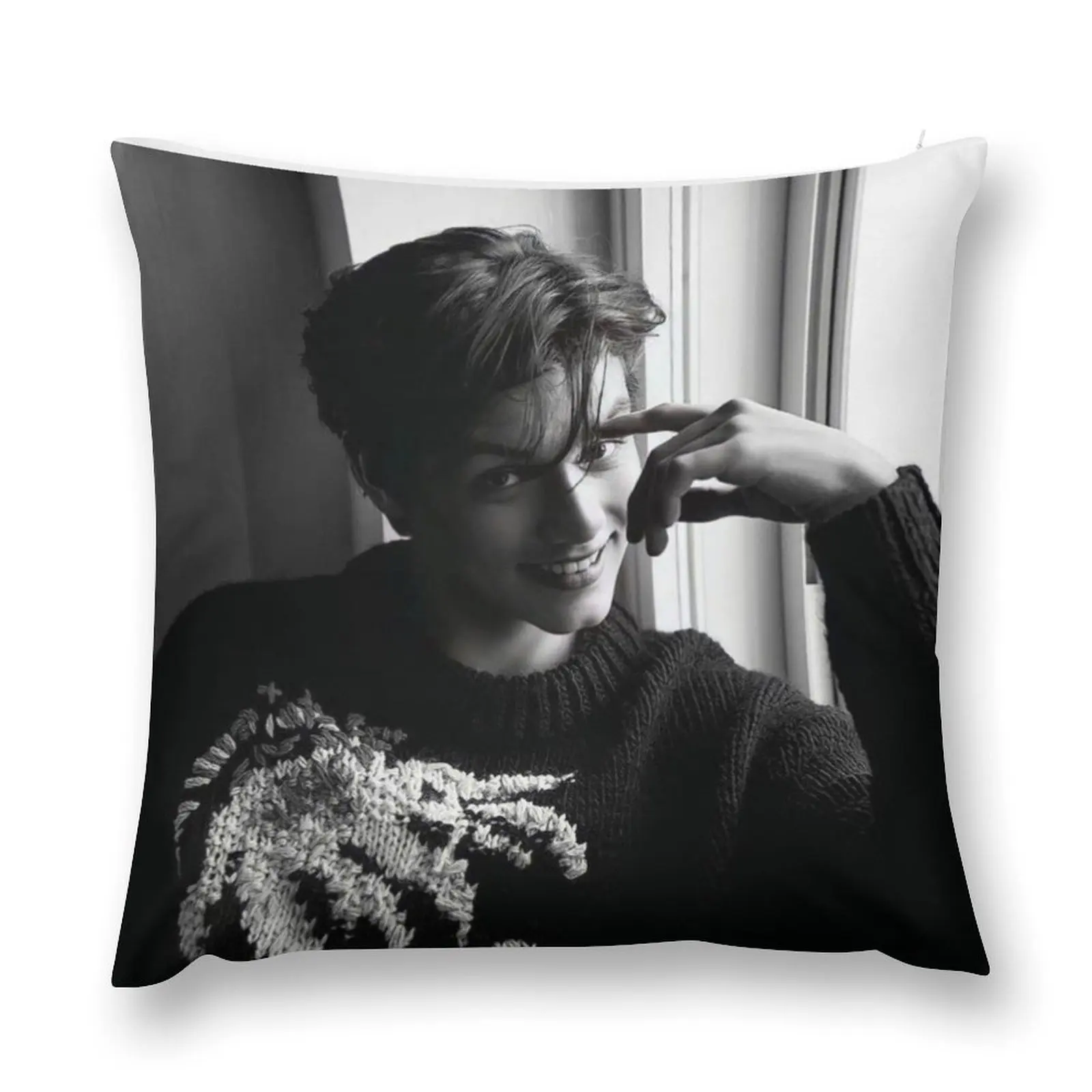 

louis partridge Throw Pillow Decorative Pillow Covers For Sofa Cushion Cover Set christmas pillow case Sofa Cushion Cover