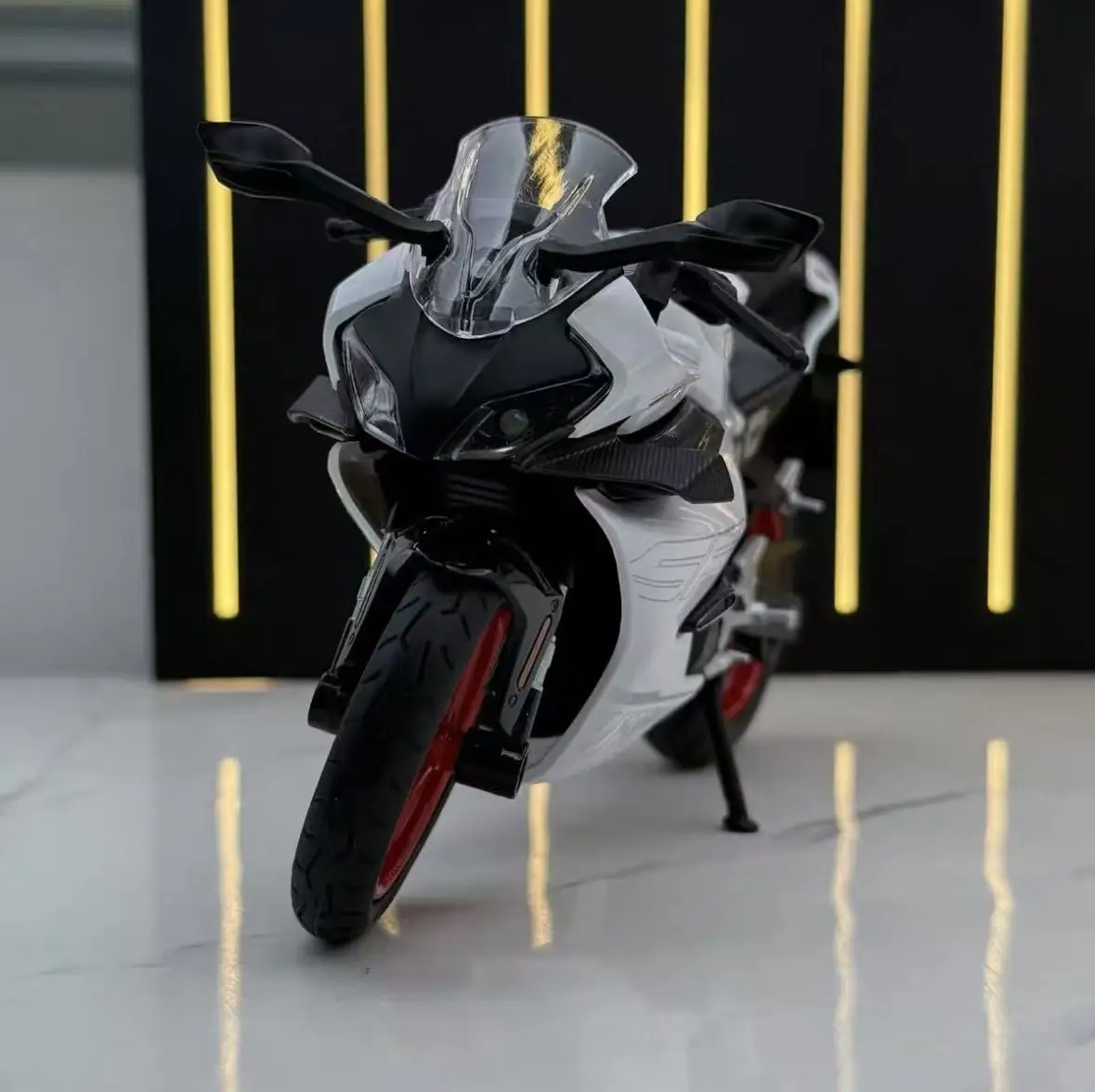 1:12 Spring Breeze 450SR Alloy Motorcycle Sound and Light Absorption Children's Locomotive Toy Car Model Collection