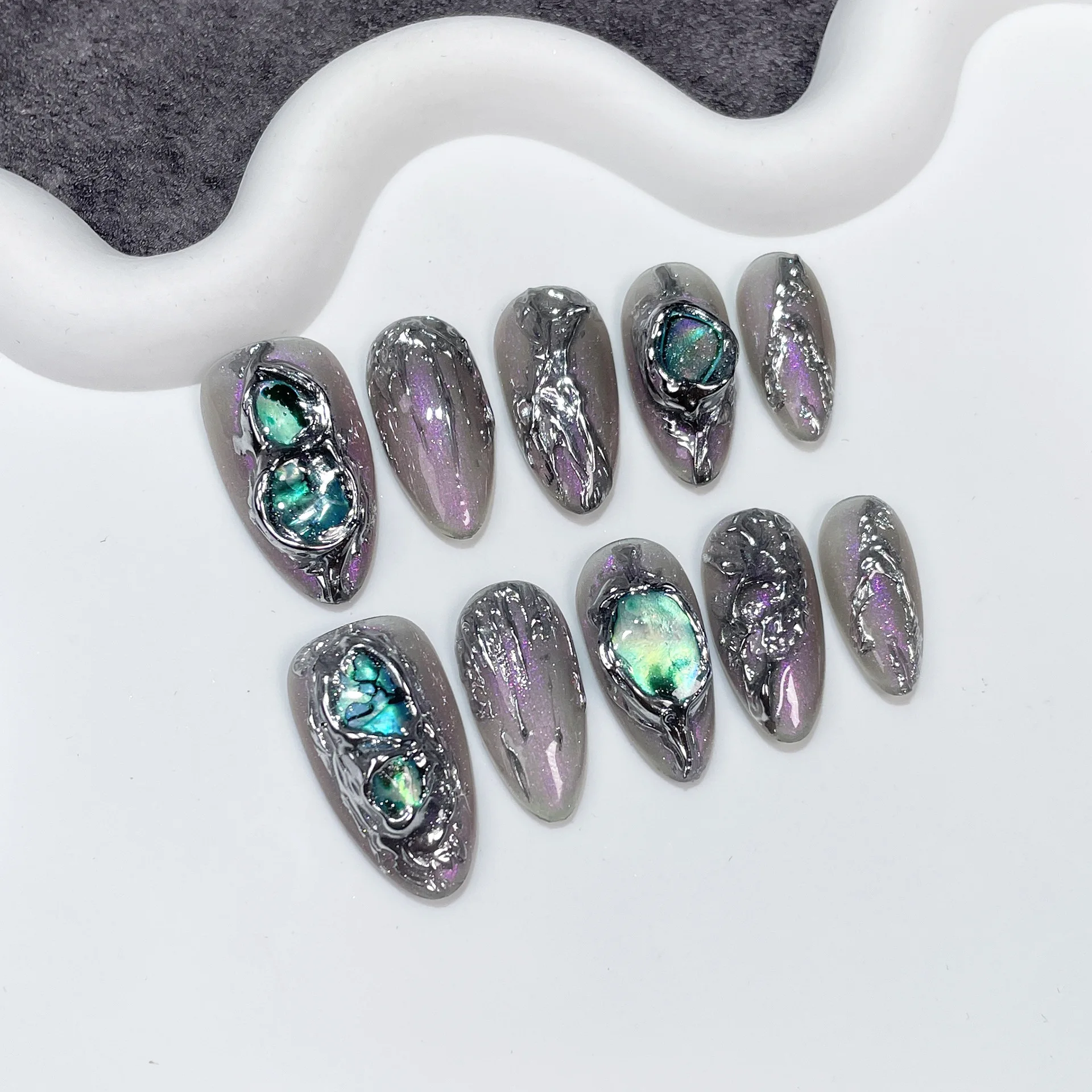 

10Pc Hot Cool Press On Nails Dark Black 3D Butterfly Metal Design Fake Nails Almond False Nail Full Cover Wearable Manicure Tips