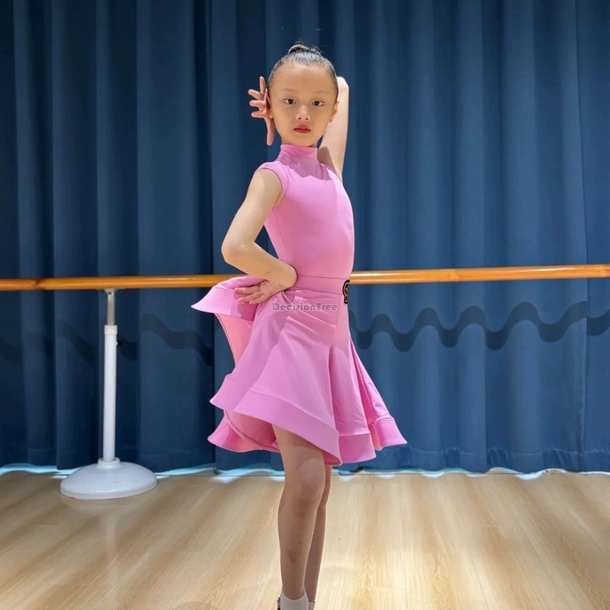 ชุดเต้นลาตินสำหรับเด็กผู้หญิง ปี 2025 ชุดฝึกซ้อม ชุดแสดง ยืดหยุ่นได้