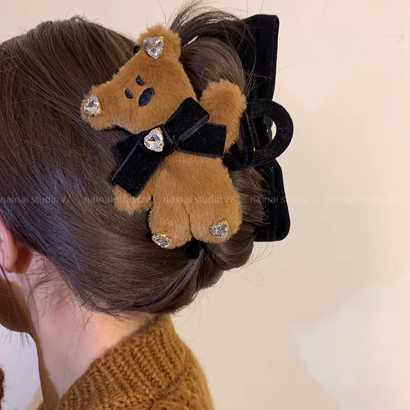 

New autumn and winter versatile plush teddy bear bow, double-sided wearing black hair grab velvet disc hair shark clip