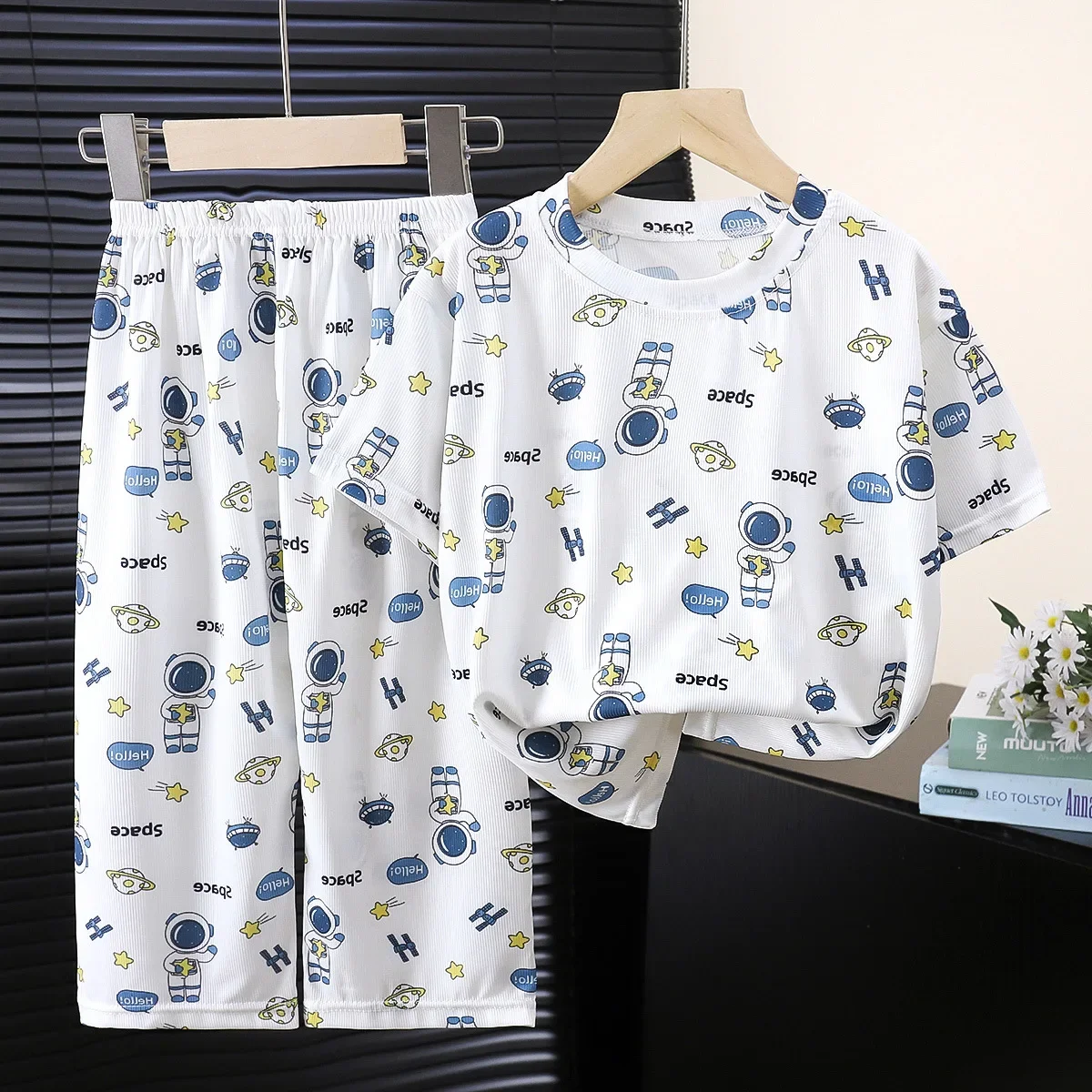 

Children's Summer Thin Breathable Pajamas Short Sleeve Cartoon Print Ice Silk Clothing Set Sleepwear Boys Girls Casual Homewear