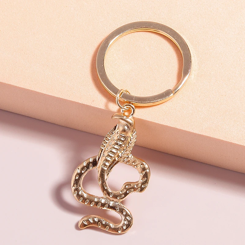 Creative Metal Snake Keychain Animal Key Ring Pendant for Men Women Key Holder Handbag Accessories DIY Jewlery Gift