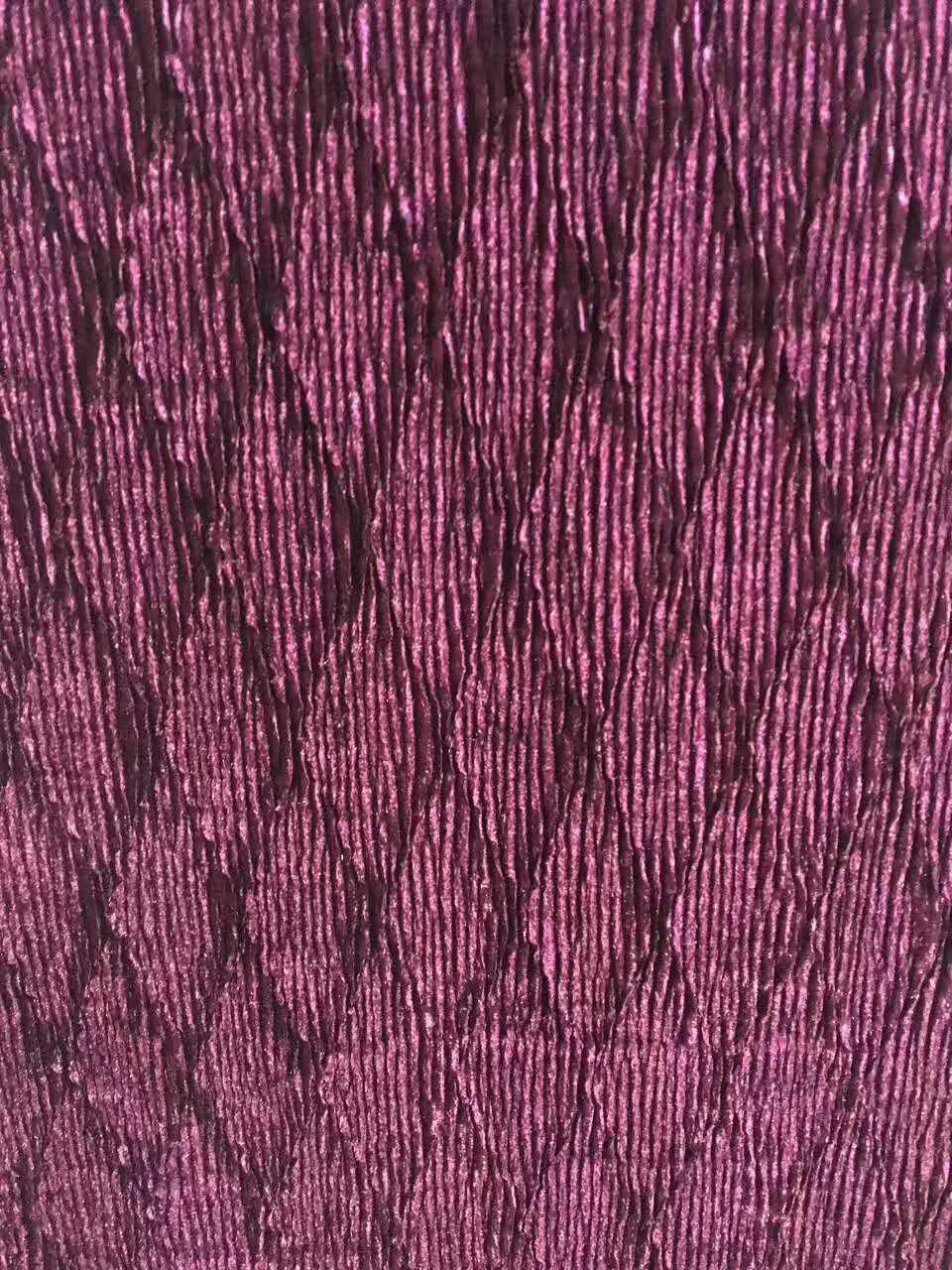 Macchina automatica per la produzione di pizzo pieghettato per vestiti