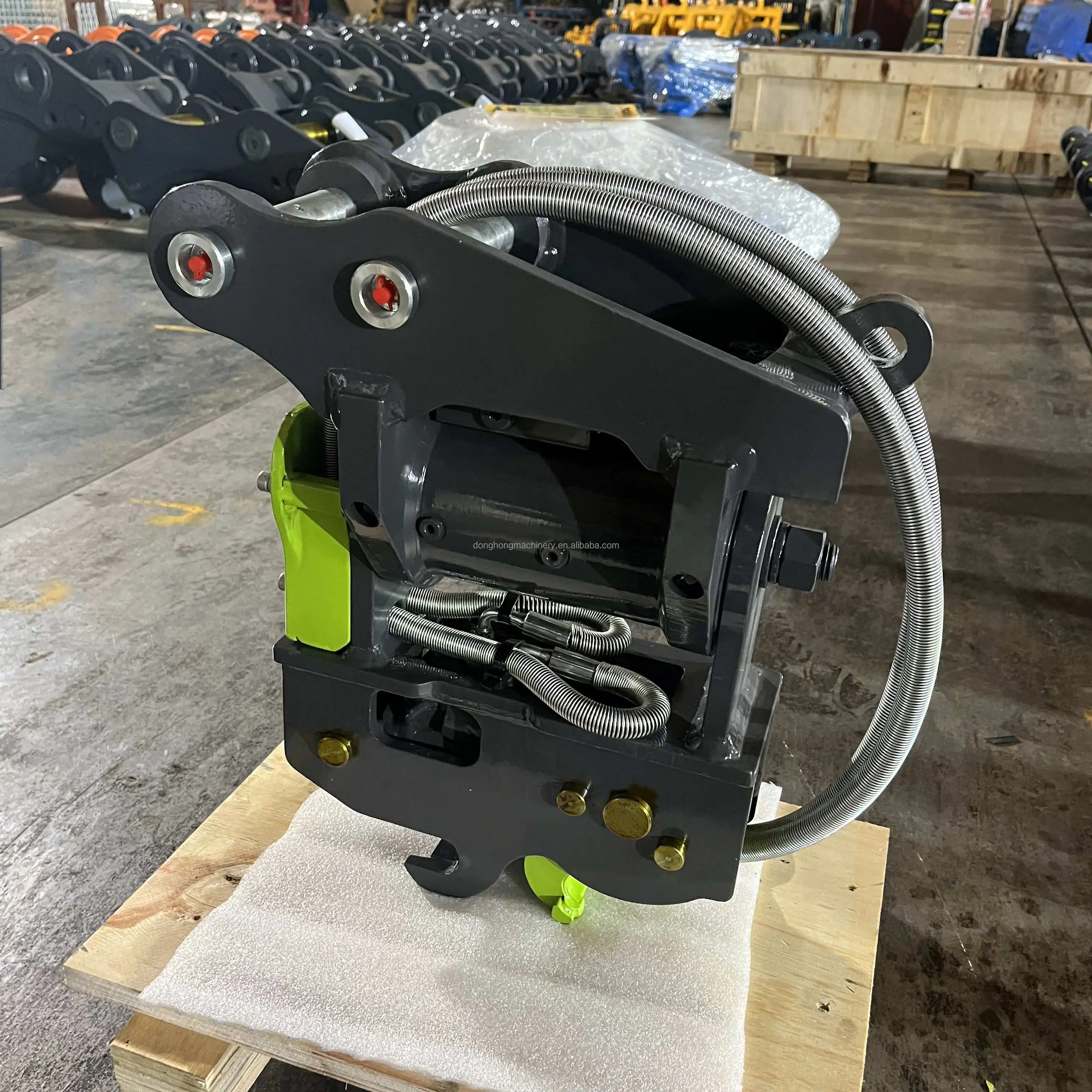 

Heavy-Duty Tilting Hitch for 1-30 Ton Excavators