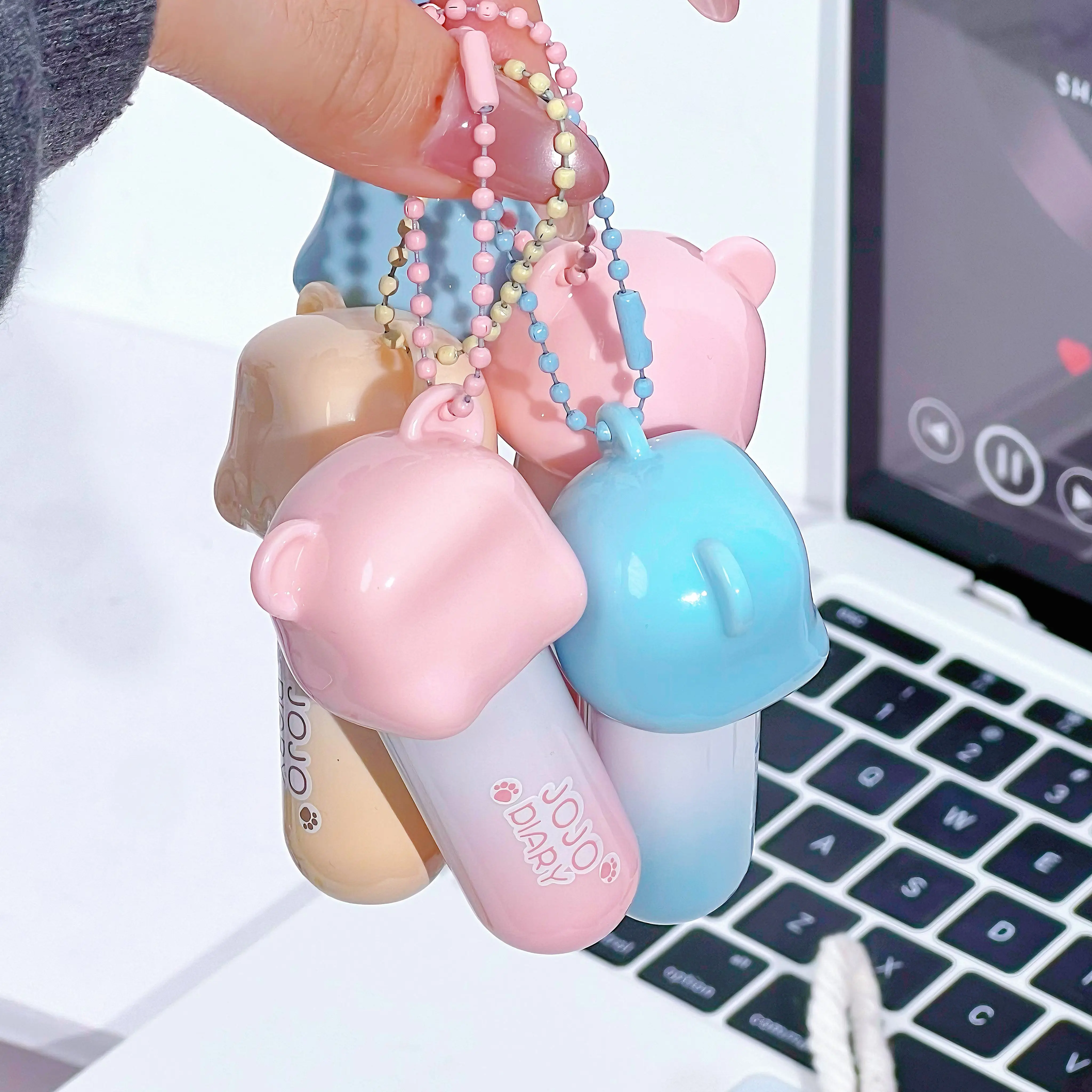 JOJO DAIRY Cute Bear Light-sheer Lip Glaze, 6-color Pendant Watery Glossy Lip Gloss Light Hydrating Moisturizing Lip Gloss