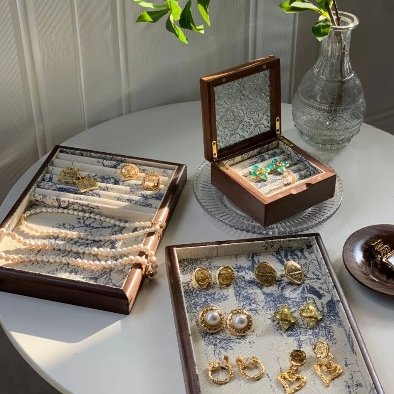 Portable Jewelry Tray Solid Wood Ring Box Jewelry Display Storage and Organization Necklace Display Stand Retro Storage Boxes