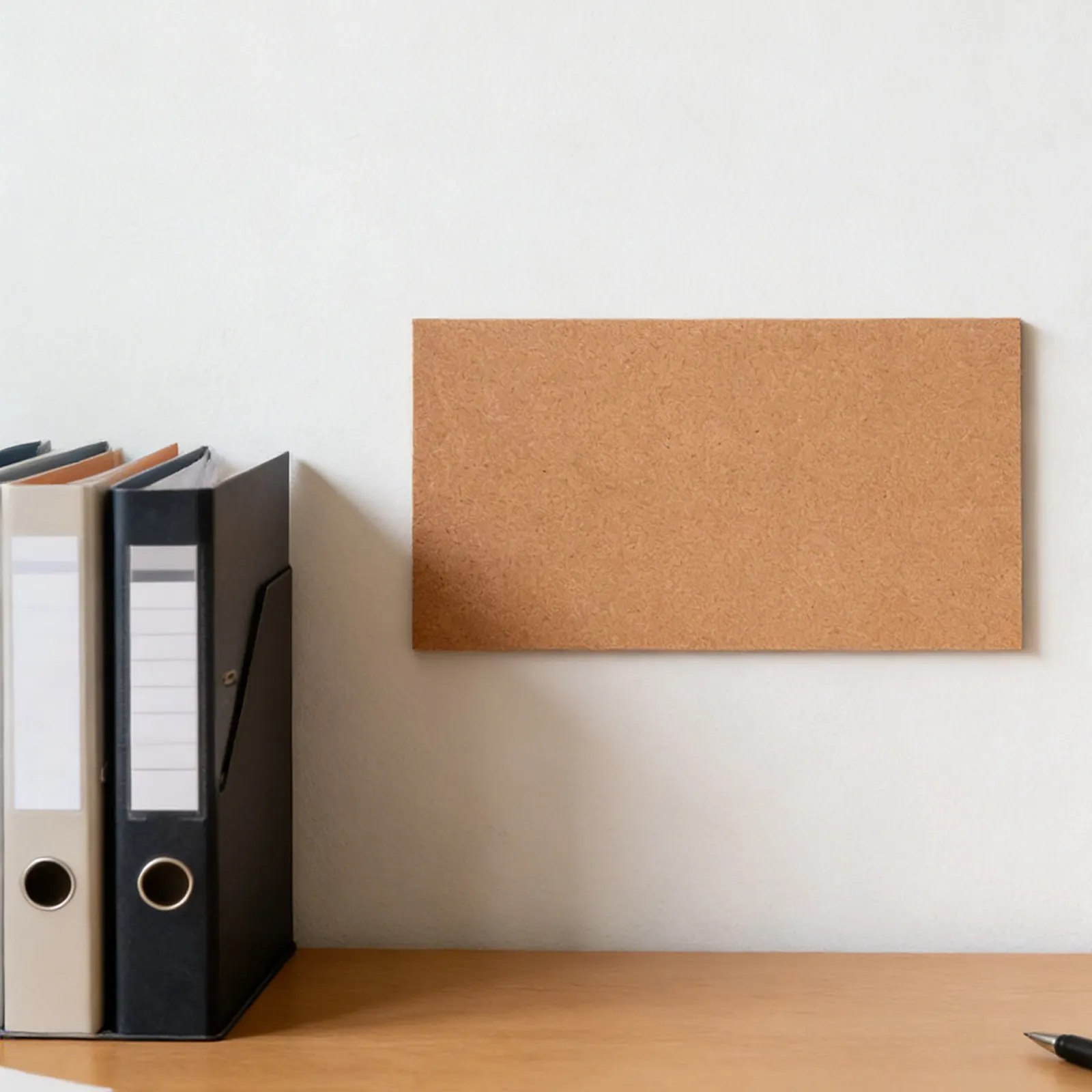 

2 шт. прямоугольных пробковых досок с самоклеящимся креплением, безрамные, настенные, для заметок, фотографий и объявлений в офисе