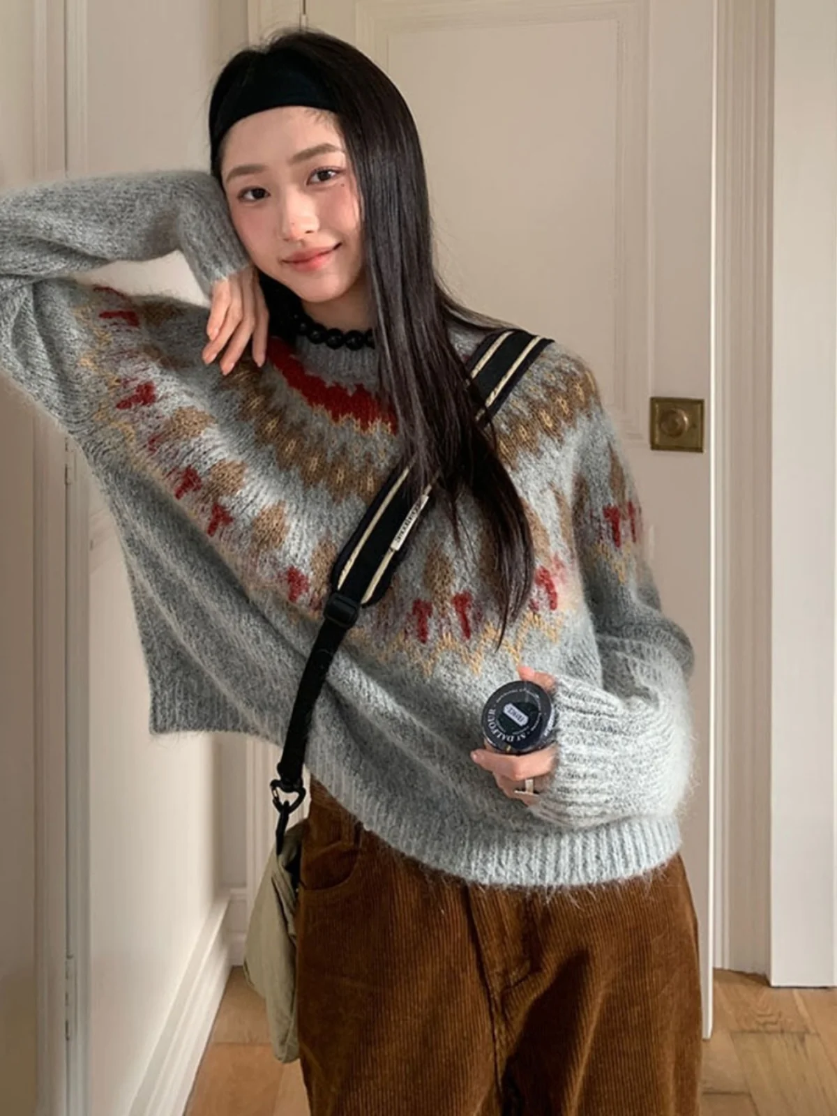 따뜻한 니트 스웨터 여성용 라운드 넥 풀오버 꽃 자수 빈티지 스타일 캐주얼 편안한 긴 소매 가을 겨울