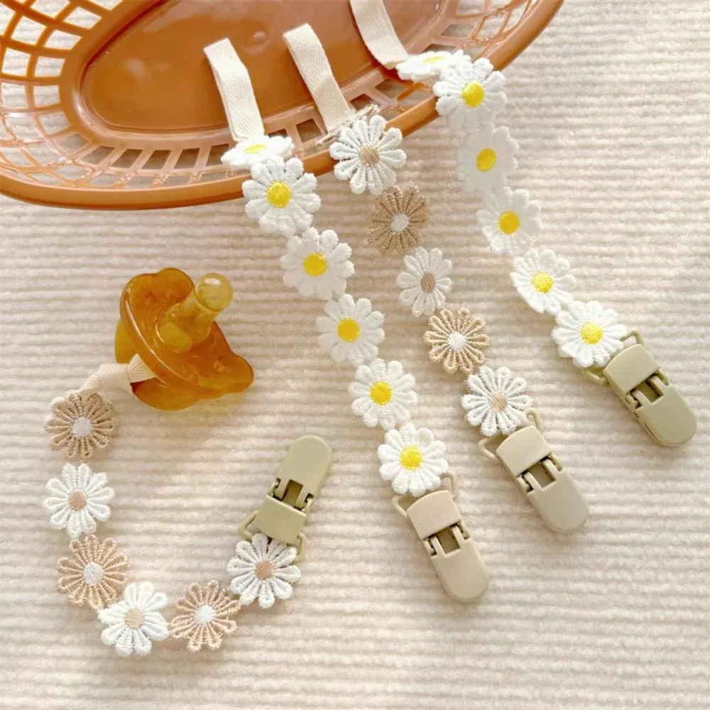 

Cute Little Daisy Pacifier Clips Safe Lightweight Nipple Bracket Holder Accessories Wear-resistant Pacifier Chain Gift