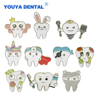 Broche Dental con forma de diente, Pin esmaltado de dibujos animados, insignia de odontología para cuidado bucal, alfileres de Metal, regalos de joyería para médicos, enfermeras y niños