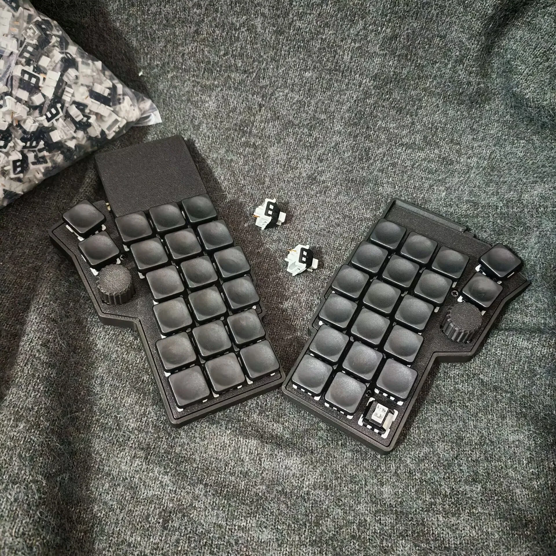 

NEW CorneV4.1 Touchpad Mouse Split Keyboard Custom Grey Wood Axis V4 Hot-swap RGB VIA Procyon Touch Pad Mouse Knob DIY Gamers MX