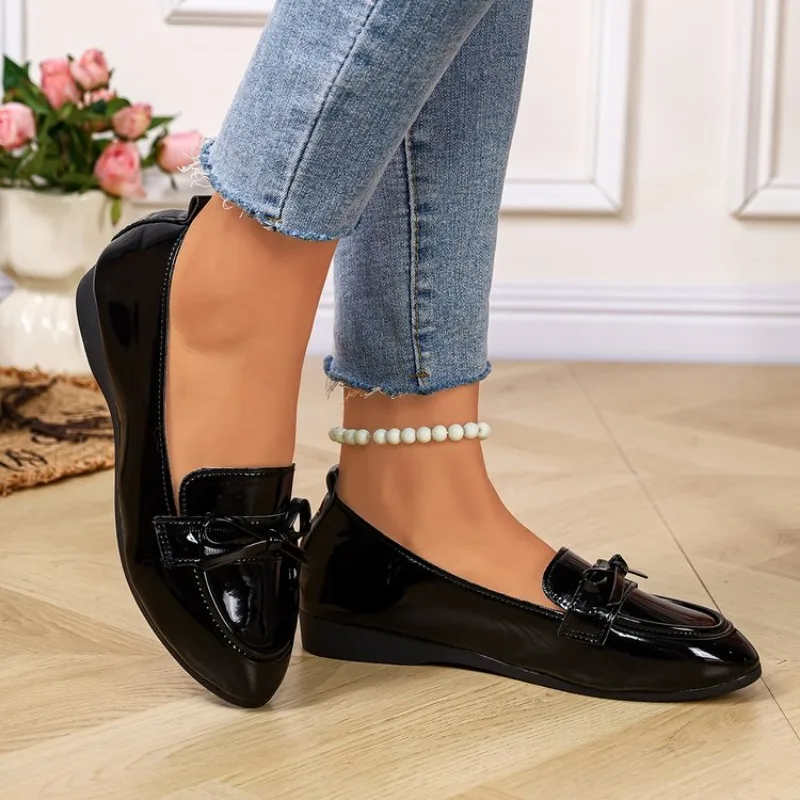 Women's Flat Loafers Round Toe Patent-Look Finish Slip-On Moccasins Bow Detail Casual Business Everyday Walking Daily Footwear