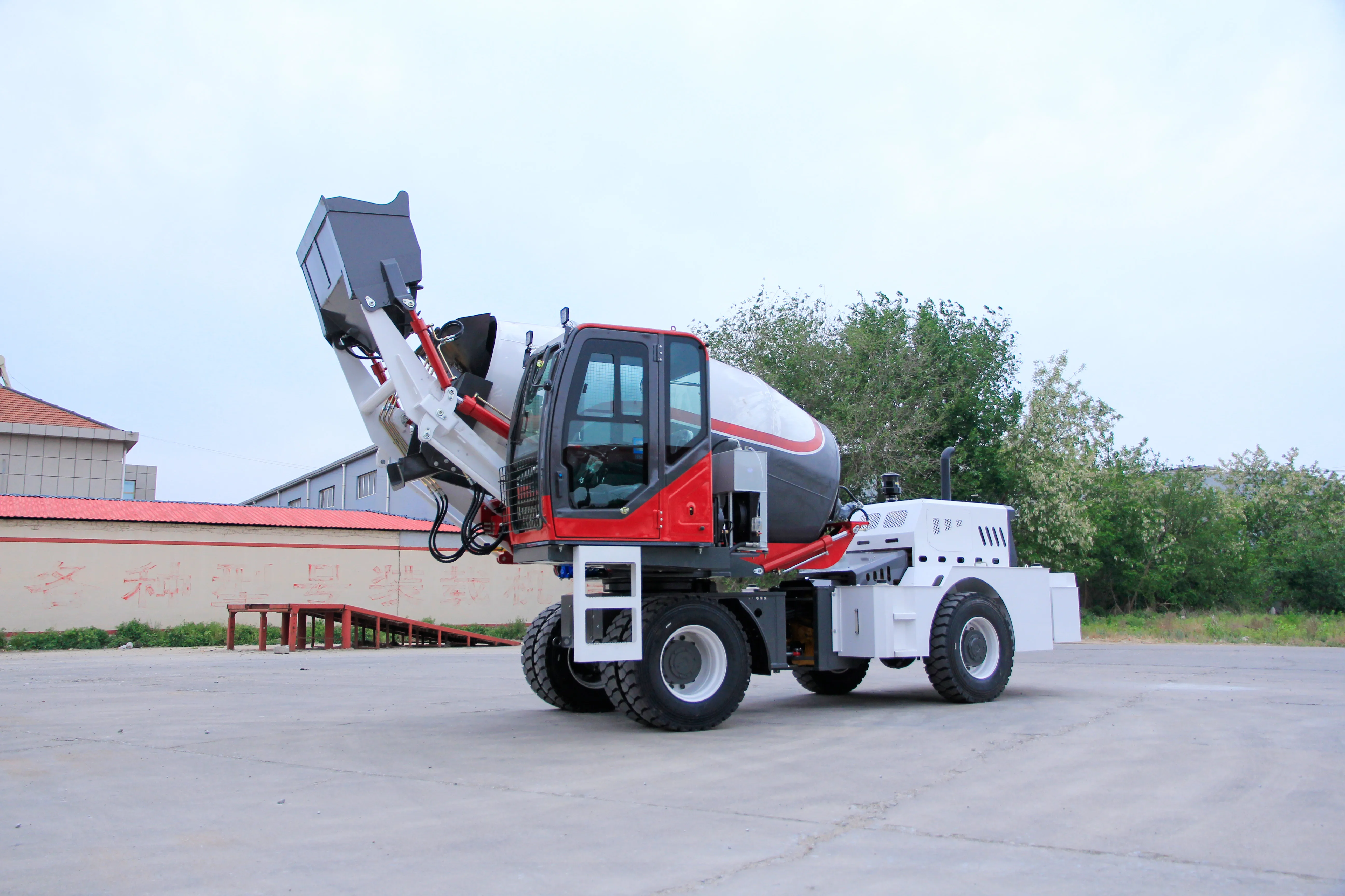 Free Shipping Fully Automatic Self Loading Concrete Mixer Truck Euro 5 Mobile Concrete Mixer Truck  For Sale