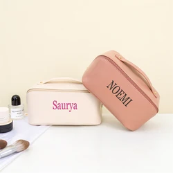 Borsa cosmetica portatile da viaggio in PU da donna nuova borsa da toilette con nome personalizzato borsa da regalo per damigella d'onore ricamata per feste di matrimonio