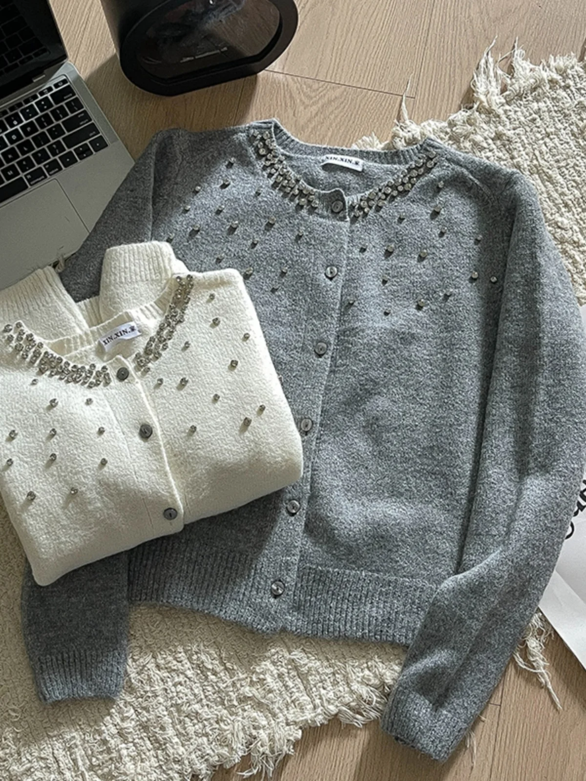 

Korean Style Diamond Setting Knitshirts Women Autumn Round Neck Full Sleeve Tops Single Breasted Knitted Cardigans Sweater