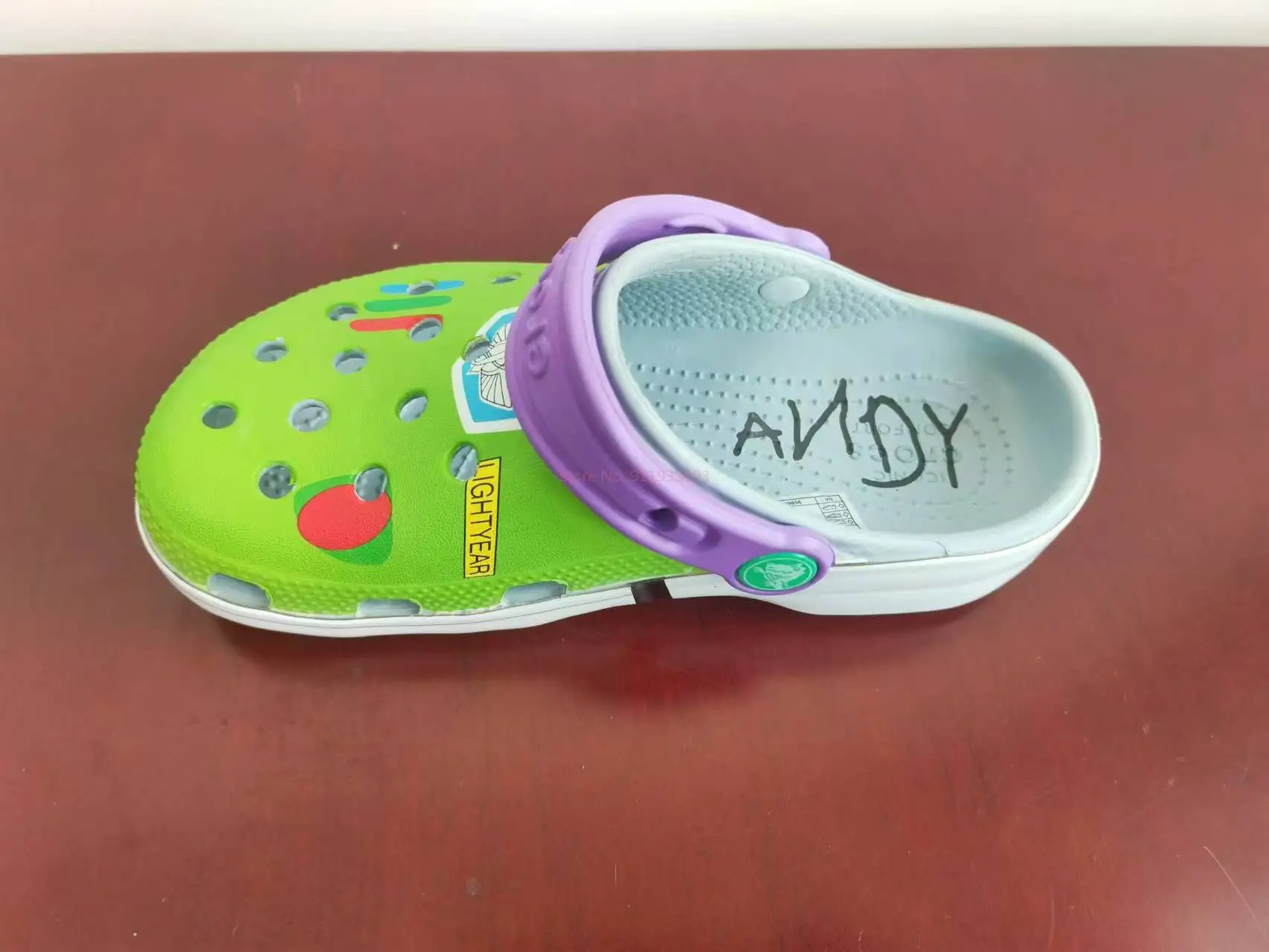 Disney Cartoon Anime Cute Buzz Lightyear pantofole antiscivolo per bambini Woody Toy Story scarpe per bambini sandali da spiaggia antiscivolo Casual