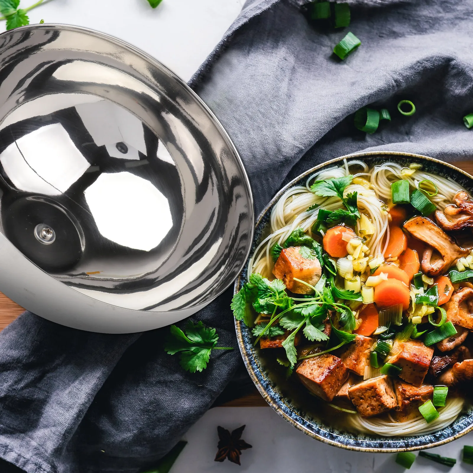1Pcs Stainless Steel Food Cover Household Round Dish Cover Protective Fly Proof Oilproof Hood Steak Hood Kitchen Supplies