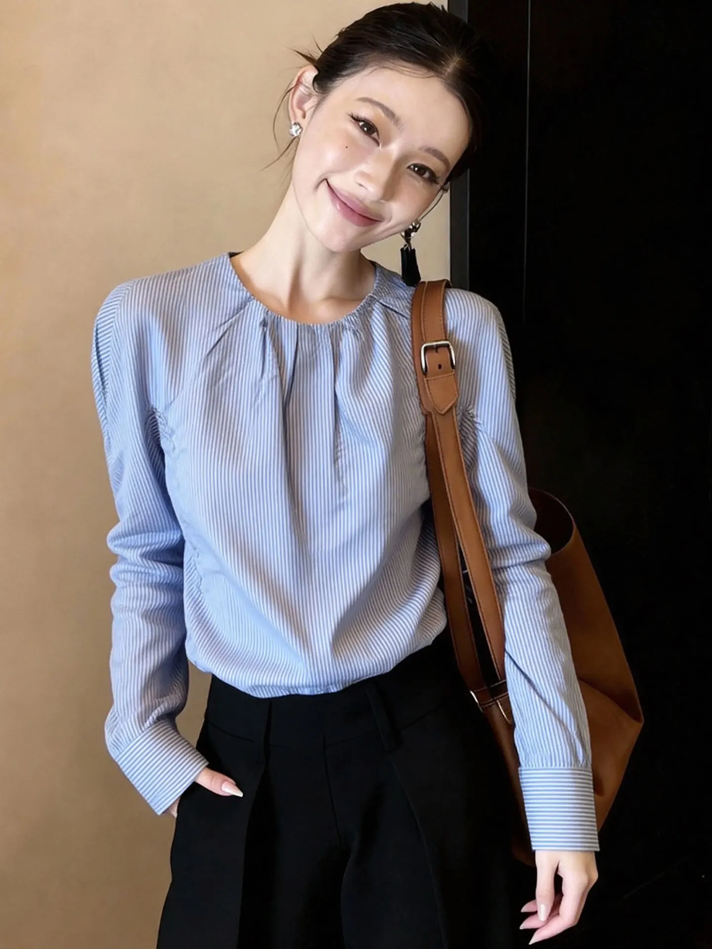 

Корейская женская полосатая блузка с длинным рукавом и круглым вырезом, свободного кроя, весенняя модная модель из высококачественного шелка