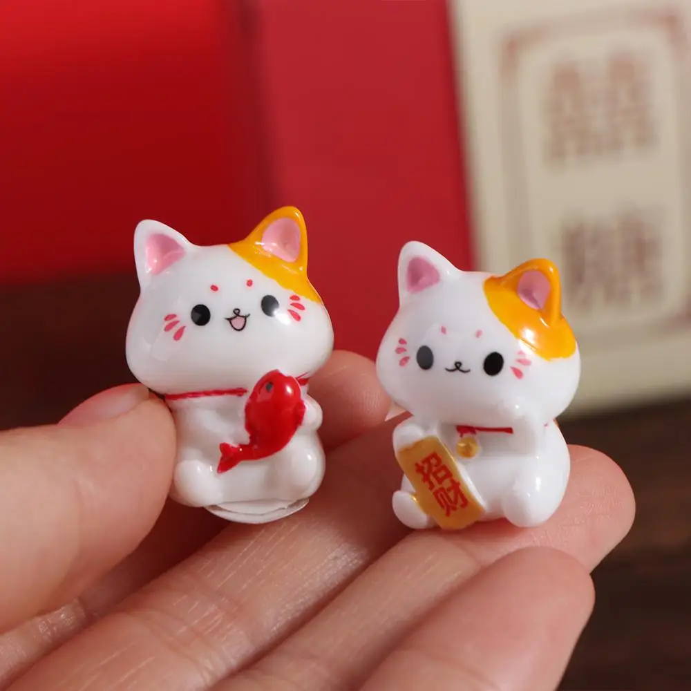 

DIY Mini Lucky Cat Car Ornaments Cute Simple Fortune Cat Figurines Lovely Realistic Cat Micro Landscape Ornament Gift