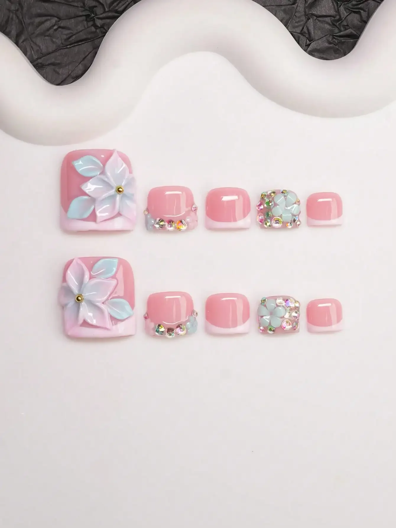 

14pcs/Set Handmade Y2K Chic Nail Stickers, Nude & Gold Color French Tip Design With Beads, Engraving, Rhinestones, Suitable For Party, Wedding, Daily Wear, Includes Accessories, Great Gift For Women & Girls (4 Spare Nails Included)