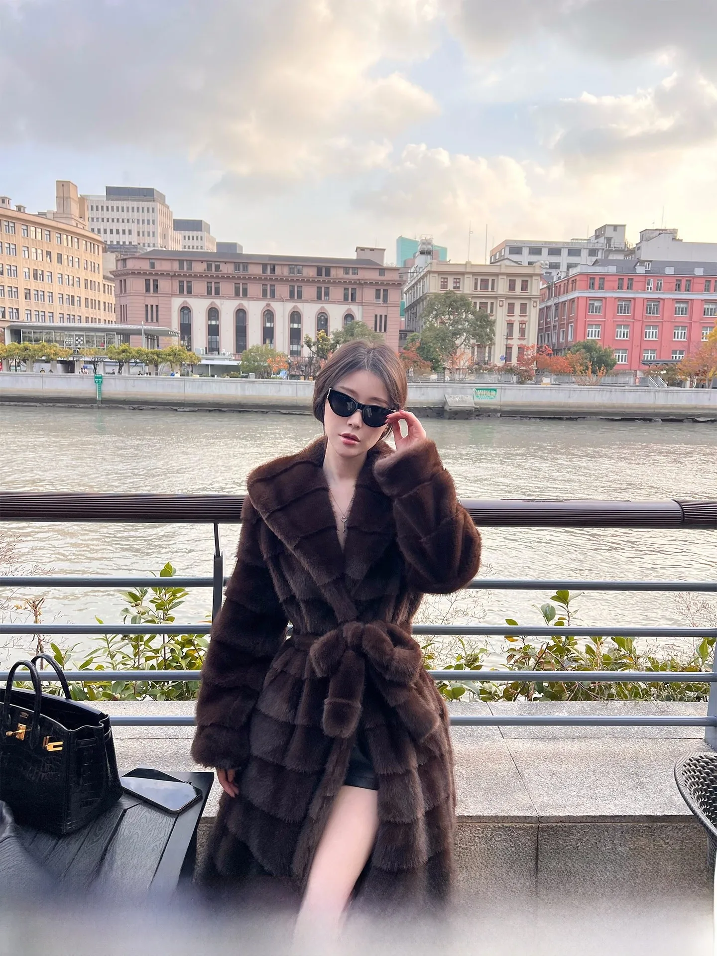 

Длинное свободное пальто из искусственного меха с цветочным узором, фиолетовое, для женщин, молодежная верхняя одежда