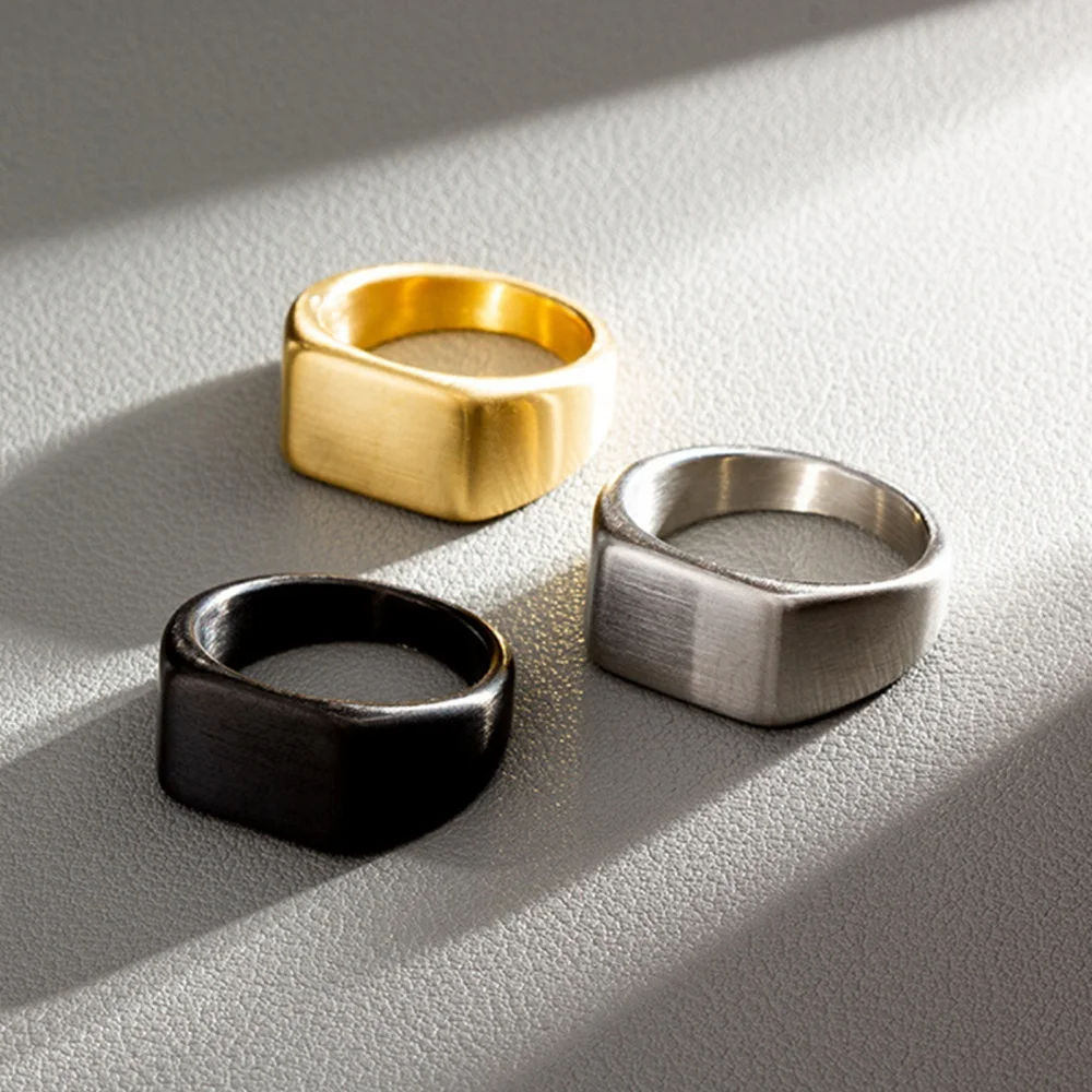 10-mm-Siegelring aus Edelstahl für Herren, silberfarben gebürstetes quadratisches Band, klassischer matter Statement-Schmuck, modernes Alltagsgeschenk – Detail 2