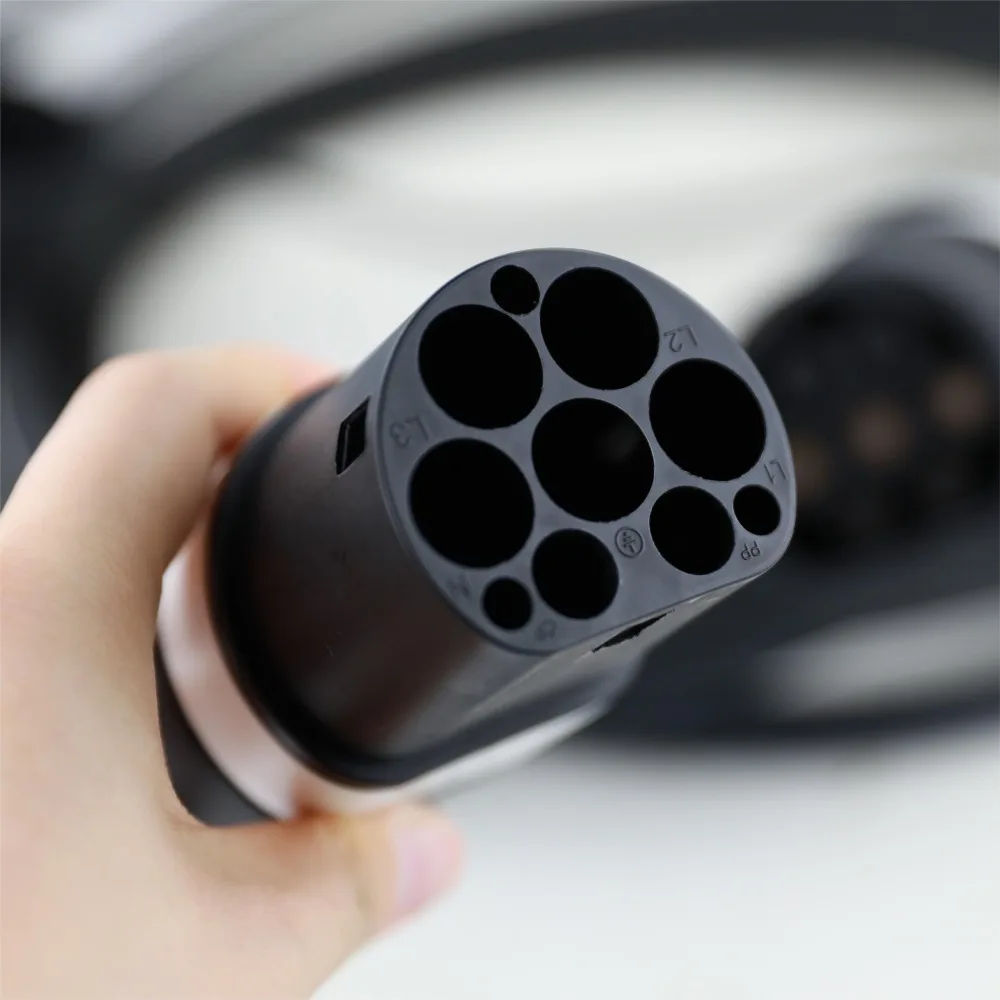New Energy Vehicle Parts and Accessories Type 2 to Type 2 Electric Vehicle Charging Cable 16A 32A 7KW 11KW 22KW view 5