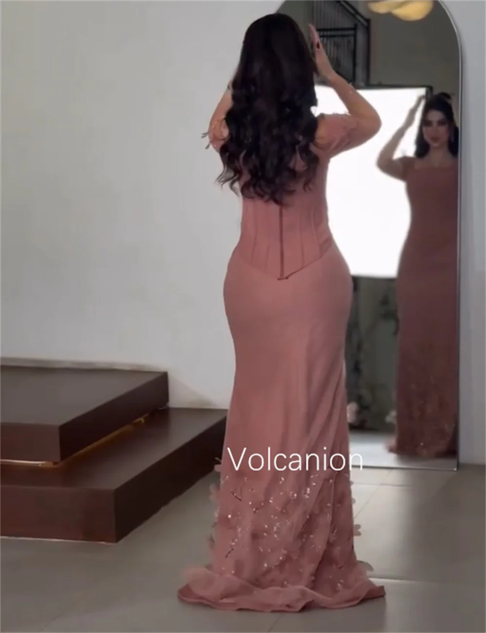 ที่กําหนดเองแฟชั่นชีฟองประดับด้วยเลื่อมจีบทรัมเป็ตปิดไหล่เดรสยาว Bespoke โอกาสหรูหรา