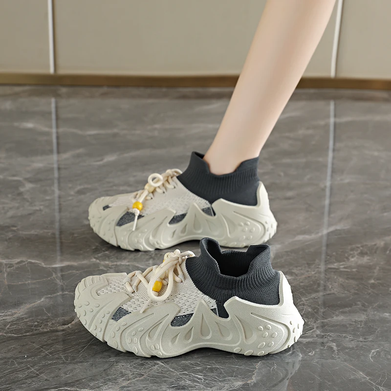 Hot Selling Sports Summer New Item Breathable Height Increasing Versatile Socks and Shoes lightweight Running Casual Dad Shoes