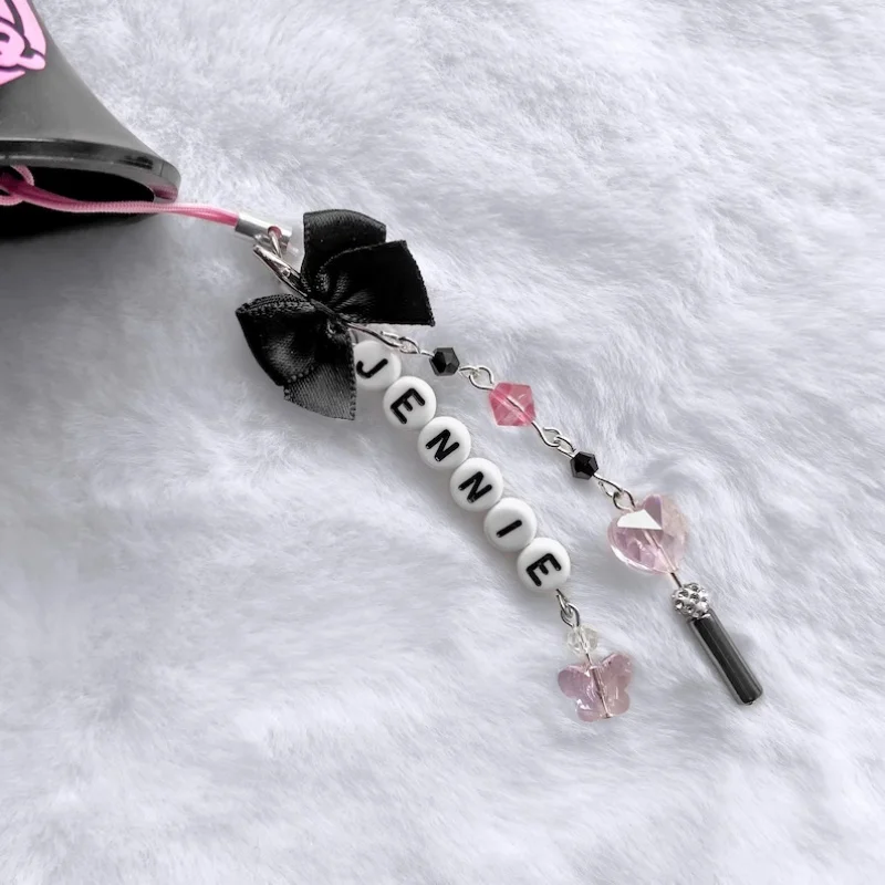 

Y2K Black Pink Color Handmade K-pop Beaded Phone Charm - Custom Letter String, Black & Pink Lightstick Jewelry, Ideal Fan Gift