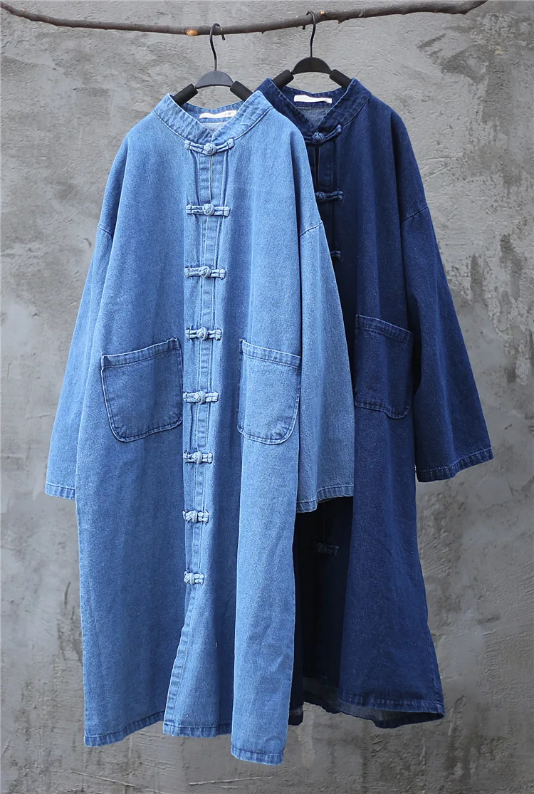 2025 Retro estilo chino Rana botón Zen largo suelto Denim gabardina bata Zen china