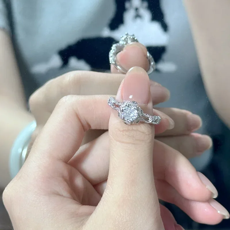 

MDL Moissanite Style.Wedding Ring Flourishing Star 1.0Ct Ring Women Plated PT950 Glamour Niche Design Flash To Friends