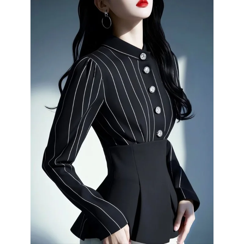 

New Atmospheric Commuting High-end Striped Shirt Design and Slim Fit Pullover