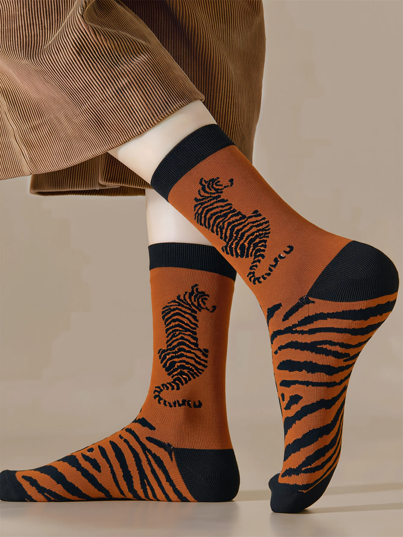1 Pairs Cartoon Tiger Print Crew Men's Socks Novelity Animal Pattern Mid Socks Men Casual Skateboard Socks Streetwear New ﻿