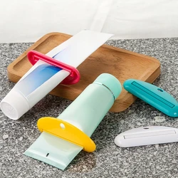 Oral Care Accessories Rolling Cartoon Toothpaste Squeezer Tube Toothpaste Tooth Paste Squeezer Dispenser Toothpaste Holder