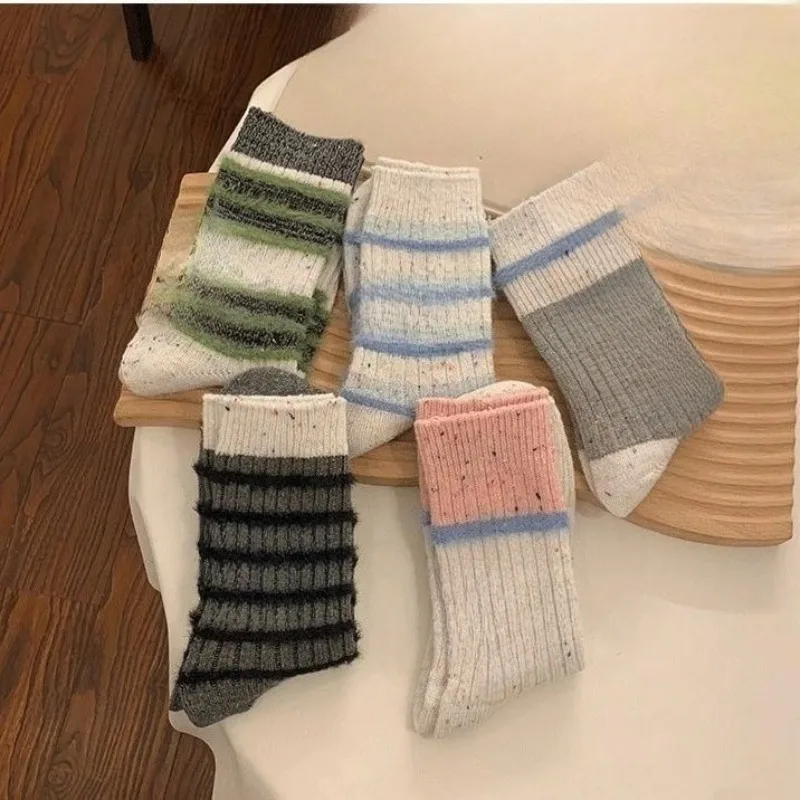 5 Paar modische, vielseitige Herren-Socken mit langem Schlauch, Frühling und Herbst, mittellange Schlauchsocken, bequeme, lässige Herrensocken