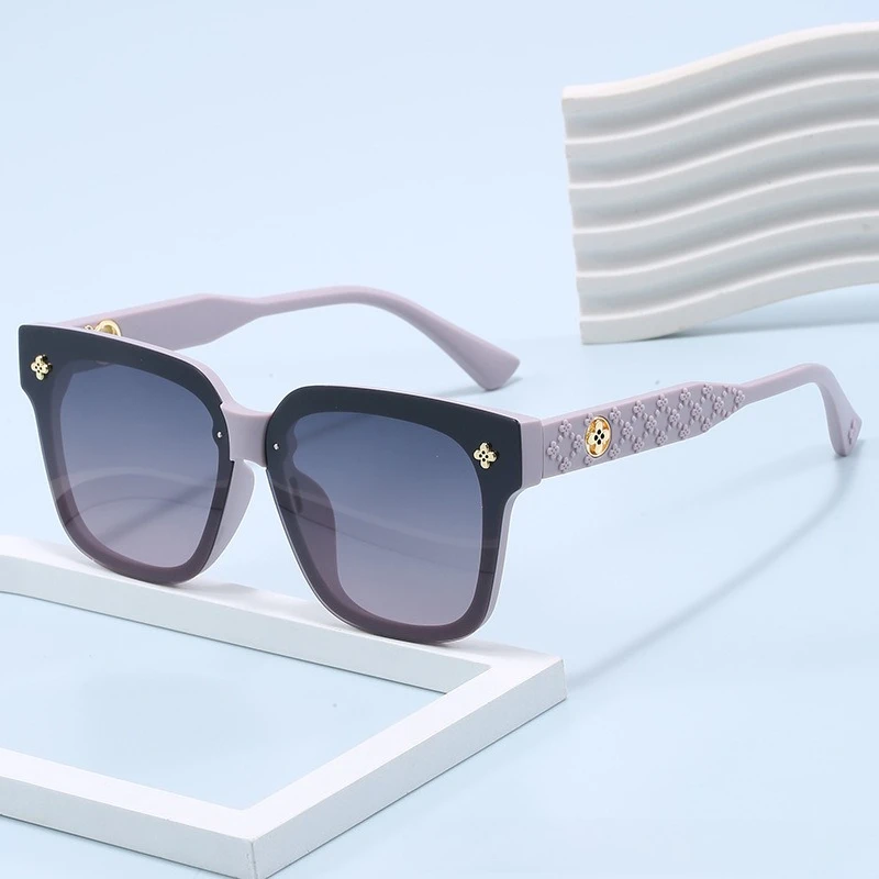 

2025 New Square Polarized Sunglasses for Women Driving, UV400 Protection Fashion Trendy Oversized Matte Frame Lightweight Shades