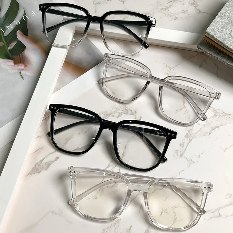 Anti-Blaulicht-Brille für Damen mit normaler Brillengestell, fertiger Retro-Brille mit flachem Lichtrahmen
