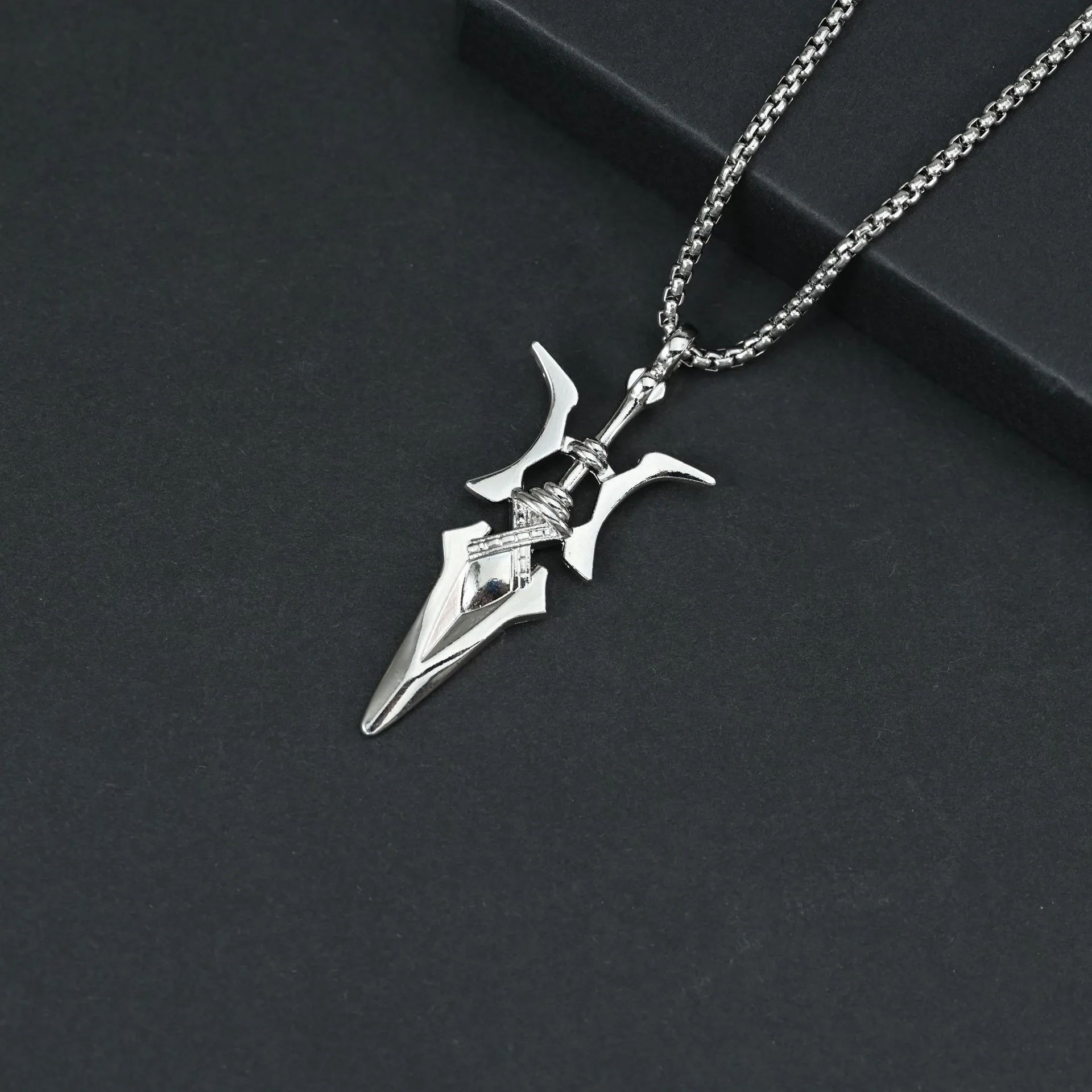 アニメデスノートコスプレネックレスミサ天音ハルバードペンダントネックレス女性のためのチョーカー鎖骨チェーンハロウィンジュエリーギフト