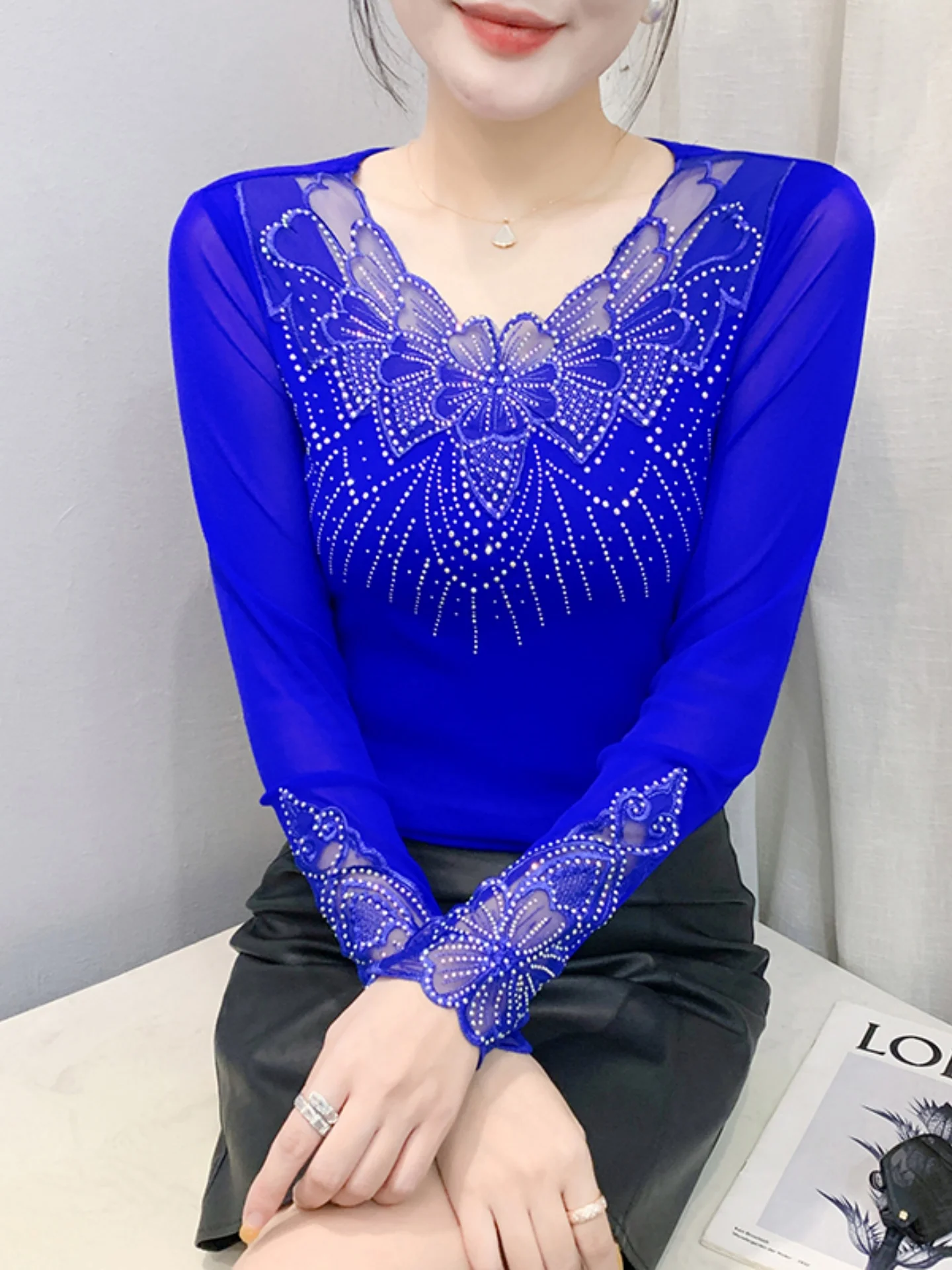 Faionable Heavy-Du Rhinestone Long Sve Women's T-irt Me Upper Body irt European Design Sensation Inner Wear Base...