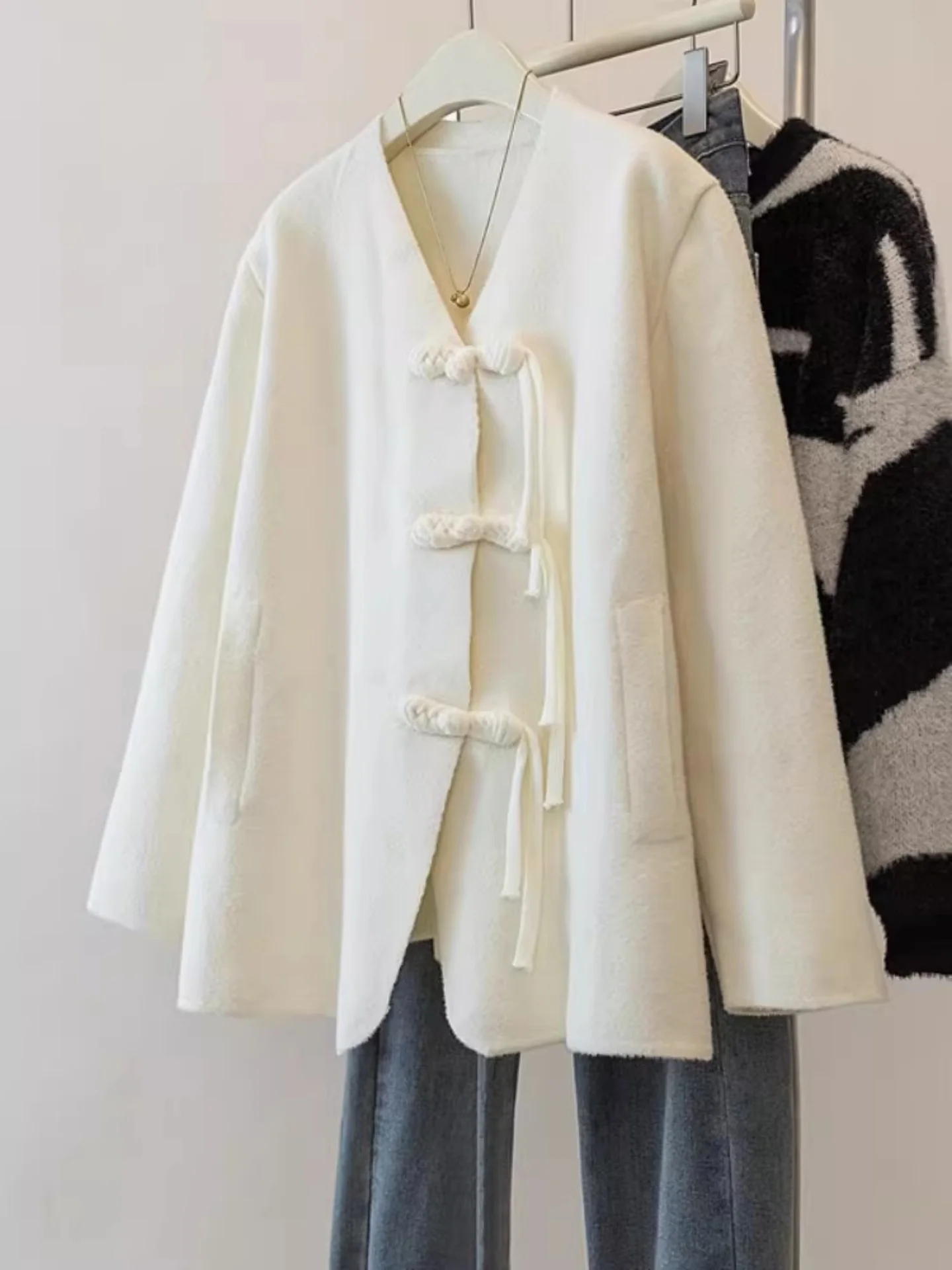 

Loose Knitted Knitwear Women's Button up Sweater Comfortable plus Size Winter Outerwear V-Ne Long Sve Color